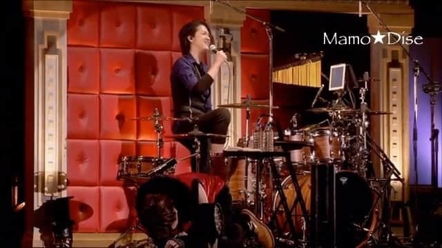 宮野真守のインスタグラム：「【Mamo★Dise Request Corner! No.177】 動画お待たせしました！😭 @allaboutaira フォローしてくださった方がもう知っていると思うんですが、あたしは先週体調がちょっと悪かったんです 😅 何もできなかったくらいという、本当にすみませんでした 💔 でも今はもう大丈夫なので、今日からみんなのリクエストをどんどん載せますね！😊💕 この動画覚えていますか〜？@amehiko さんが 「笑っているマモちゃんが見たいです」 と言いましたので、自分の編集した笑っているマモちゃんの動画をもう一回載せたいと思います〜🤗✨ この動画が面白くてもう一回載せてもいいんですよね 💖 --- Oh gosh I really need to start posting more regularly on this account again~ 😭 If you follow my personal account @allaboutaira then you'd already know.. but immediately after I said I was going to start posting your requests, I fell really sick 😅 I had some severe food poisoning going on and I couldn't get out of bed for an entire week, so I apologise for being quiet on this account (again) 💔 But I'm okay now and I really want to start being active on here again.. so if I don't post a lot this week onwards, please feel free to scream at me 😂 Anyway do you remember this edit of mine~? I got a request from @amehiko for a laughing Mamo and I thought that since it's been a while, I should post this compilation edit again for my newer followers 🤗💕 Because getting to see so many cute Mamo laughing non-stop like this.. you can't really get sick of it right? 💖✨ --- #宮野真守 #miyanomamoru #mamorumiyano #声優 #seiyuu #mamodiserequestcorner」