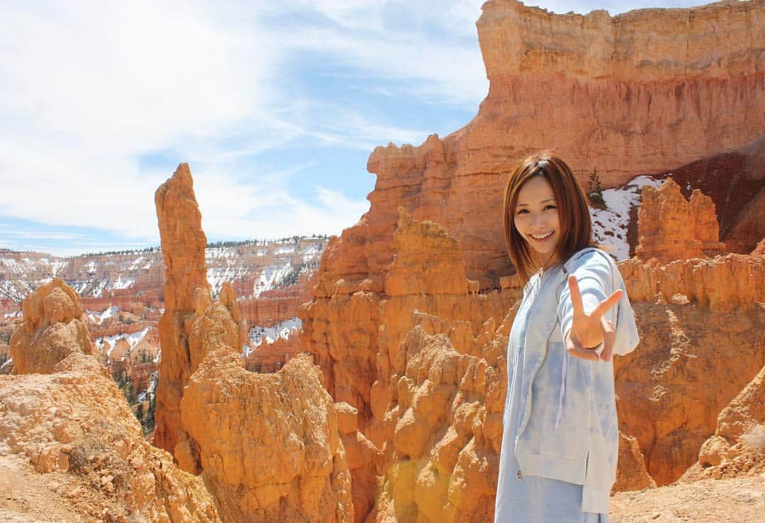 武田紗季のインスタグラム：「Commune with NATURE 🇺🇸❤️ #brycecanyon #roadtrip #wonderfulday #awesome #redrock #nature #love #nationalpark」