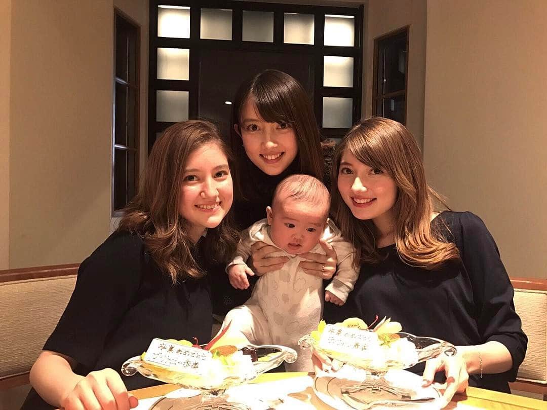 のインスタグラム：「入学式シーズンで桜も満開🌸 3月は私と妹が卒業を迎え妹は大学生☺︎ この12年間の間に11回、卒業式  入学式が続いたそう（ほぼ毎年ですねw）お仕事と子育てを両立しながらここまで育ててくれてありがとう✨☺️ #thankyou」
