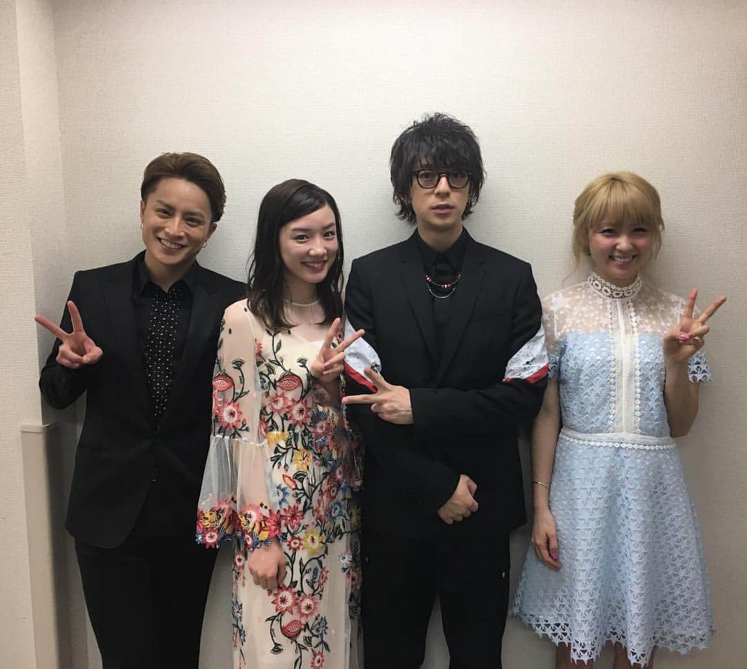 映画「ひるなかの流星」のインスタグラム：「大ヒット御礼舞台挨拶にお越し頂いた皆様、#LINELIVE をご覧頂いた皆様、ありがとうございました🙌 Amiさんサプライズ登場からの生歌、大興奮です😂💕 #ひるなかの流星 #永野芽郁 #三浦翔平 #白濱亜嵐 #dream #ami @mei_nagano0924official @shohei.63 @alan_shirahama_official @ami_dream05」