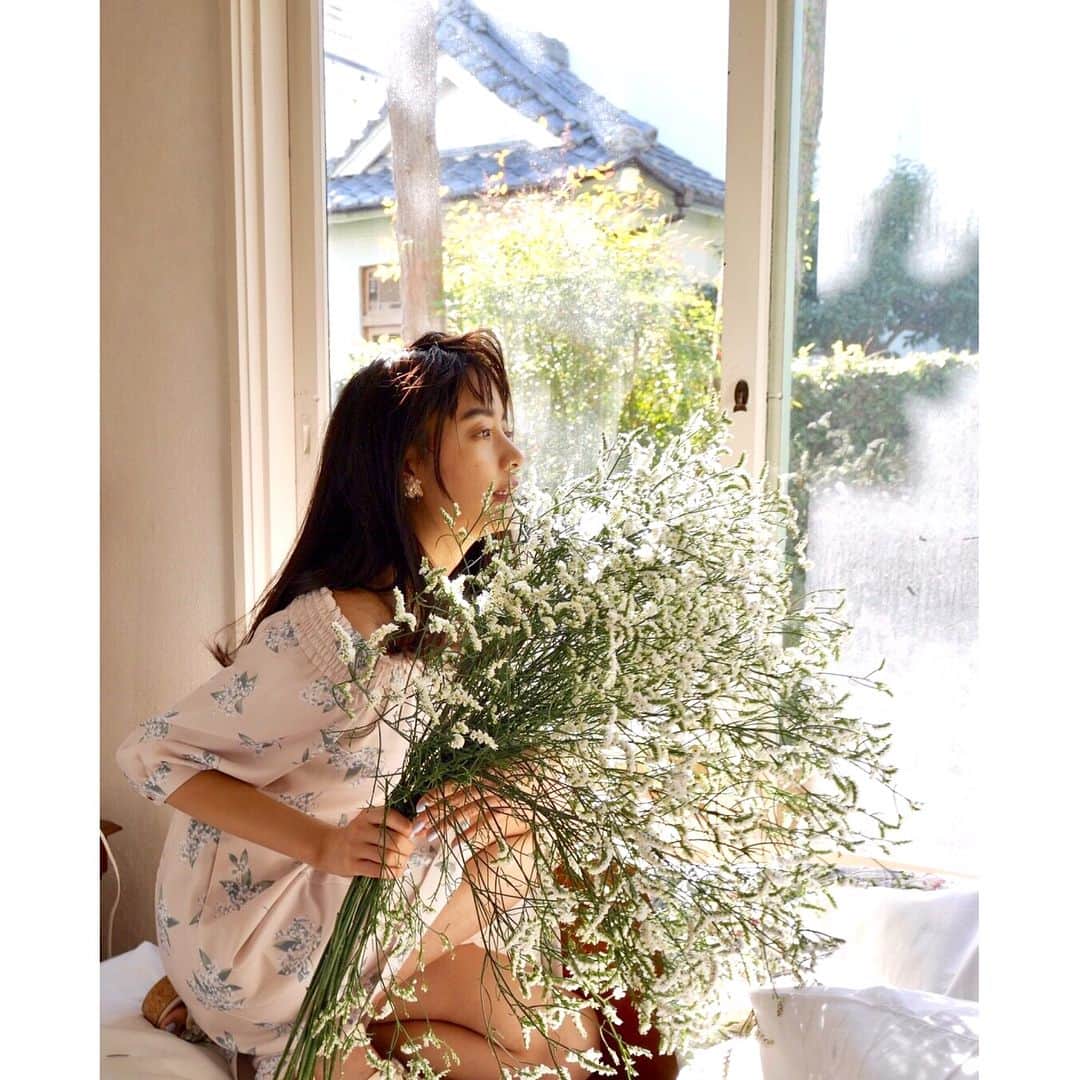 山本美月さんのインスタグラム写真 - (山本美月Instagram)「Sweet、発売ちゅう。  #ごめんなさい遅くなりました」4月8日 20時30分 - mizuki_yamamoto_official