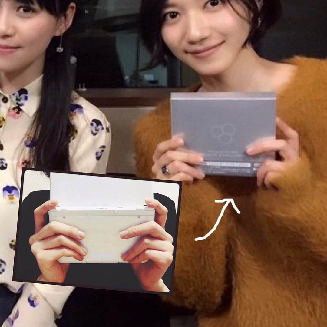 Perfumeさんのインスタグラム写真 - (PerfumeInstagram)「I'm holding the DVD like I hold the game controller! It feels right! I think my hands are always in that position! ...Anyway, COSMIC EXPLORER Tour DVD & Blu-ray are now on sale.  NOCCHi  ゲームのコントローラーみたいに持っちゃったね！収まりいいけどね！手がそこで固まっちゃってるんだね！ …CEツアーDVD&BD大好評発売中です。  のっち」4月8日 13時59分 - prfm_official