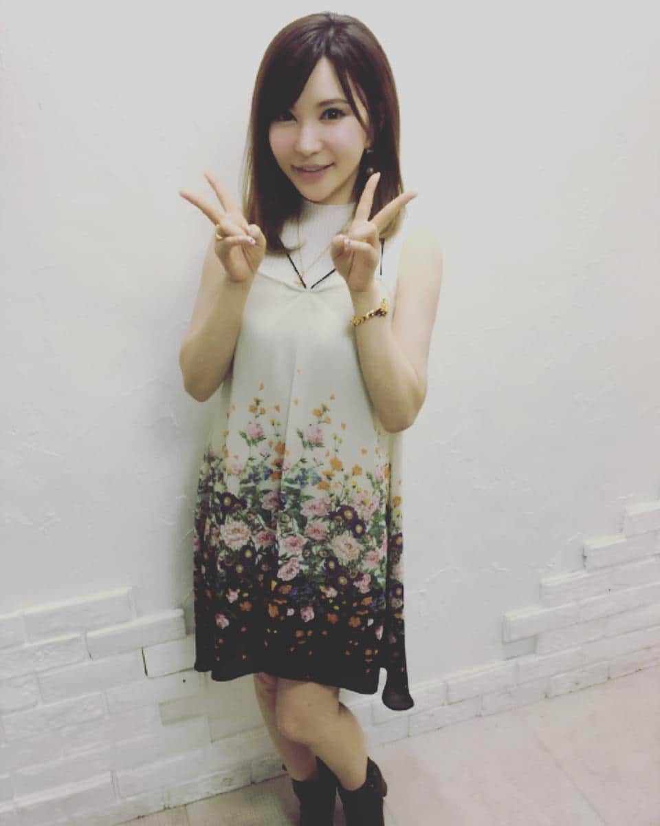 里美ゆりあのインスタグラム：「v(o´ з｀o)♪✌ #里美ゆりあ」