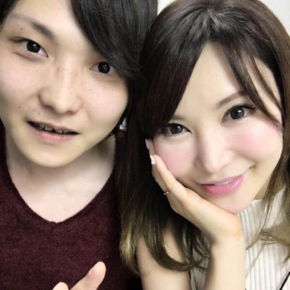 里美ゆりあのインスタグラム：「大宮店長ふなっしー久しぶり👋😆💕 #弟#可愛い#ツボ#いたずら #したい#つれしょん」