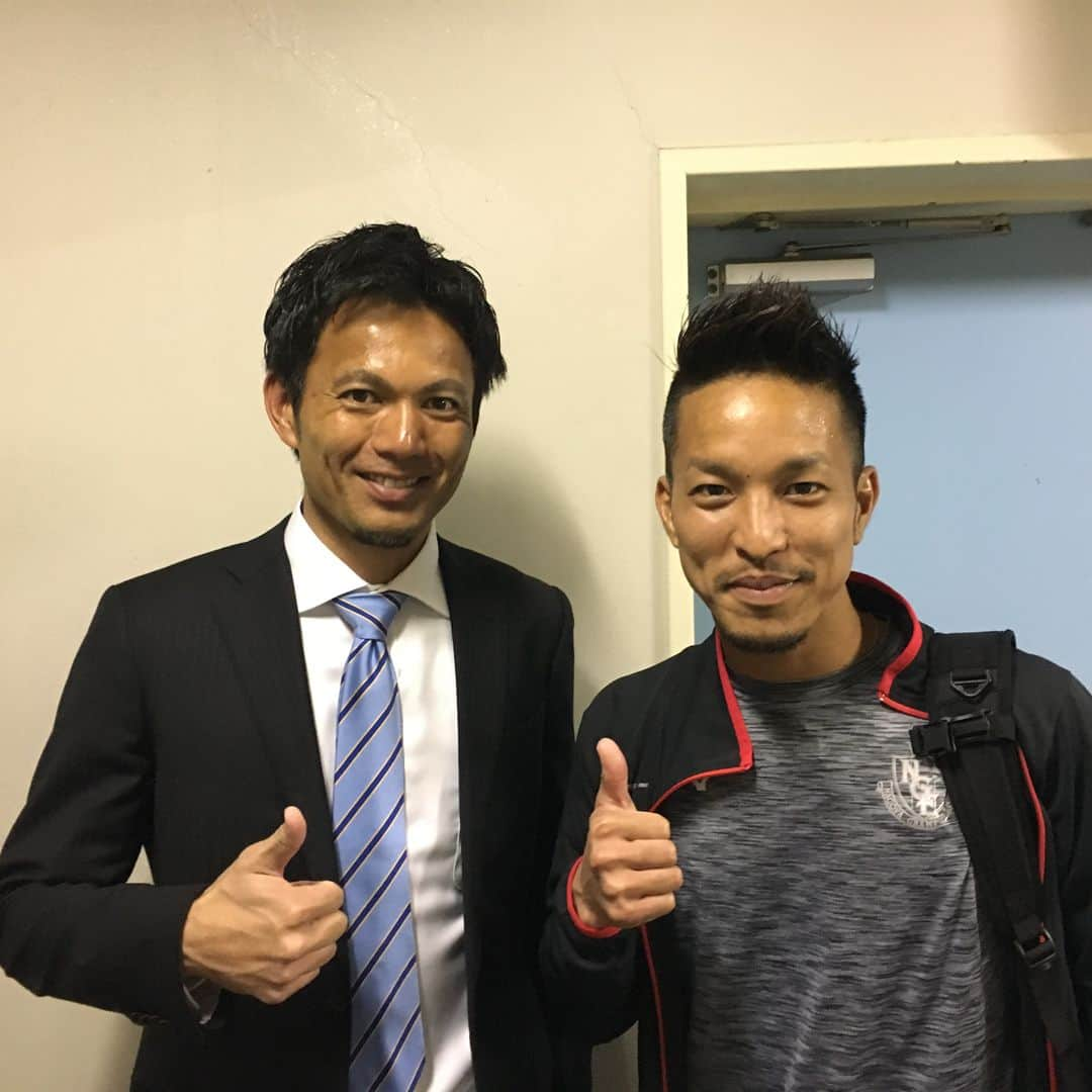 田口泰士さんのインスタグラム写真 - (田口泰士Instagram)「今日も勝利！復帰戦を勝利で飾ることができて嬉しいです！ 皆さん雨の中、たくさんの赤い熱い声援ありがとうございました！！ 泰士コールがどのチャントよりも1番大きく聞こえたのは気のせいかな？笑 玉ちゃん、竜士ナイスゴール！ 沖縄のレジェンド我那覇和樹さんにも久しぶりに会えました！  しゃ！！」4月8日 18時47分 - 7_taishi_taguchi_7