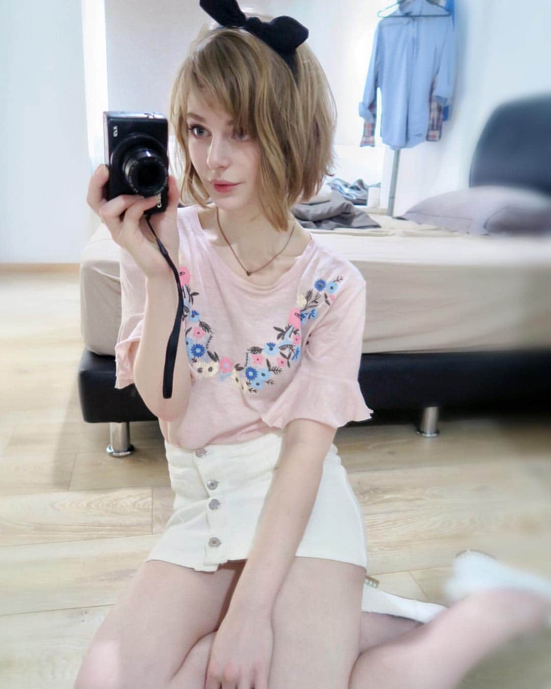 Ella Freyaのインスタグラム：「🎀」