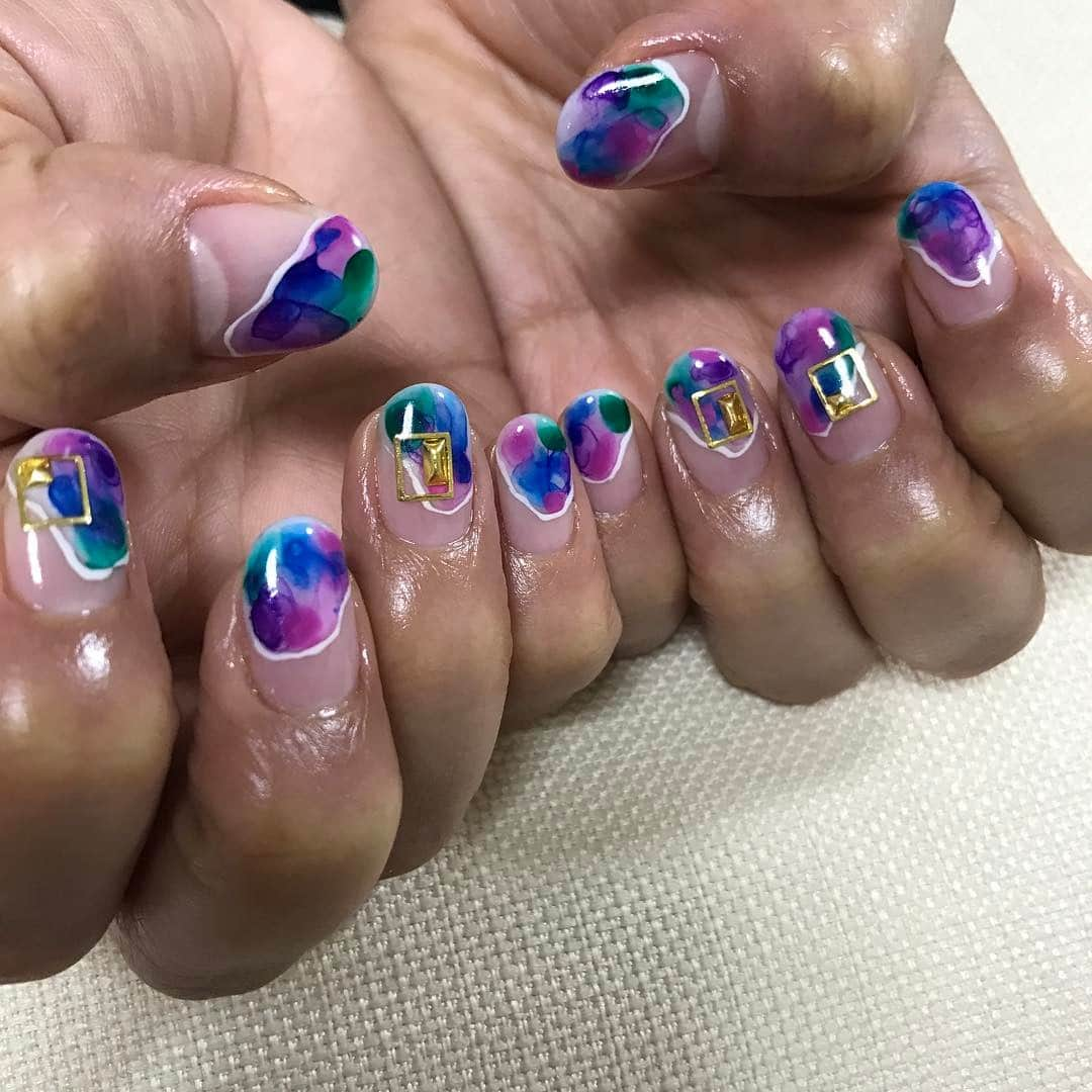 工藤紋華のインスタグラム：「前回のと色違い💅 #おしゃれネイル  #ネイル  #nailstagram  #nail」