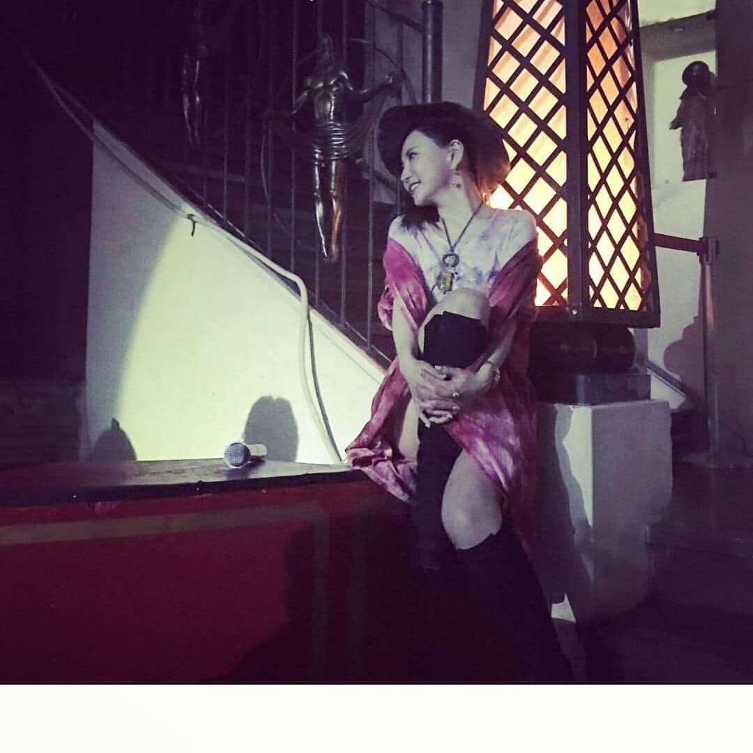 里美ゆりあのインスタグラム：「おやすみなさ～い(^-^)v #お疲れ様」
