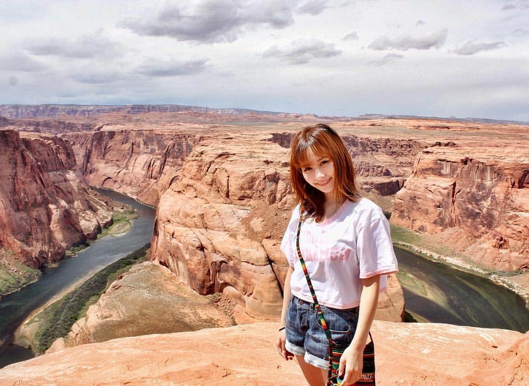 武田紗季のインスタグラム：「An amazing beautiful place💖🗺 #HorseshoeBend #Arizona #USA #beautifulview #love #explore #nature #roadtrip #landscape #awsome」