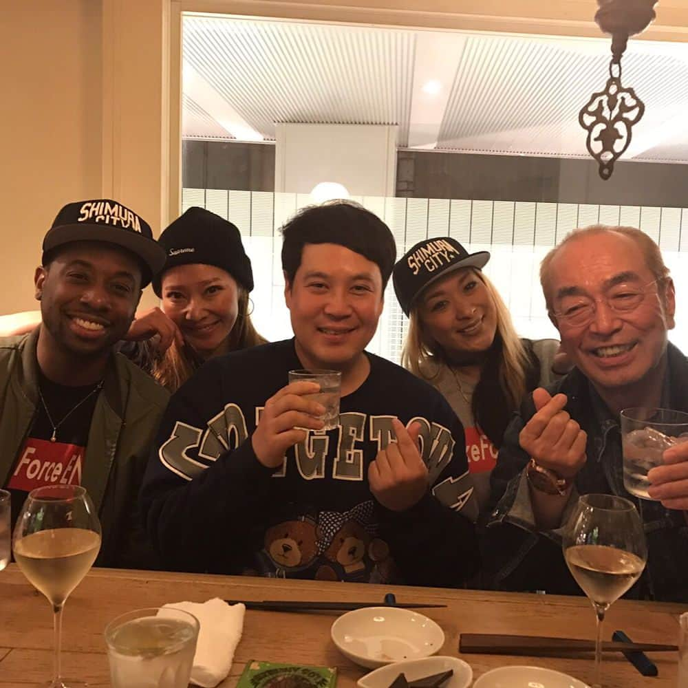 志村けんさんのインスタグラム写真 - (志村けんInstagram)「こんな人達と飲んでます！ #飲み会 #たか #志村動物園 #志村けん #志村魂 #へんなおじさん  #ばか殿」4月10日 23時13分 - ken_shimura_bakatono67