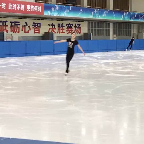 李子君のインスタグラム：「这一秒不放弃 下一秒就有希望…🚧😑」