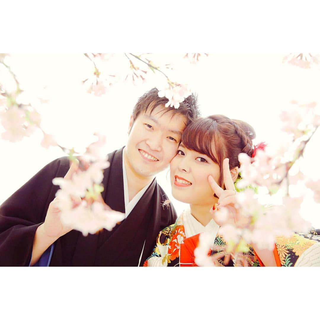 FAST WEDDING VITAのインスタグラム：「本日の和装前撮り🌸 スタジオでもさくら満開のお写真を🌸😊😄🌸 #fastweddingvita #ファストウェディングヴィータ #和装#和装ヘア#和装前撮り#前撮り#前撮りレポ#着物#和婚#海外ウェディング#レストランウェディング #ウェディングフォト #フォトウェディング #結婚写真#結婚式前撮り#カメラマン #ウェディングレポ #プレ花嫁#卒花嫁#プレ花嫁卒業 #花嫁#花嫁ヘア #結婚準備#結婚式準備#結婚式DIY #日本中のプレ花嫁さんと繋がりたい #全国のプレ花嫁さんと繋がりたい #東京#品川区#天王洲アイル」