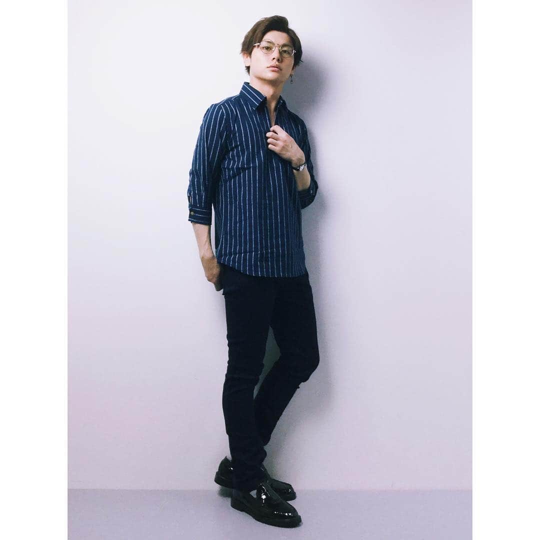 澤村量山のインスタグラム：「大人め👨🏻 #wear #大人カジュアル #ootd #fashion #mensfashion #メンズファッション #zozotown  #actor #俳優 #読モ #サロンモデル #サロモ #AKROS #AKROS専属モデル #インフルエンサー #インスタグラマー #japanesemodel #l4l #like4like #shooting #instagood #instalike #followme #follow4like #撮影依頼募集」