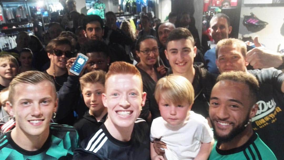 ジェームズ・ウォード＝プラウズのインスタグラム：「Great event today at Adidas Oxford St today. Your celebrations were 🔥🔥🔥 #NeverFollow #ACE17」