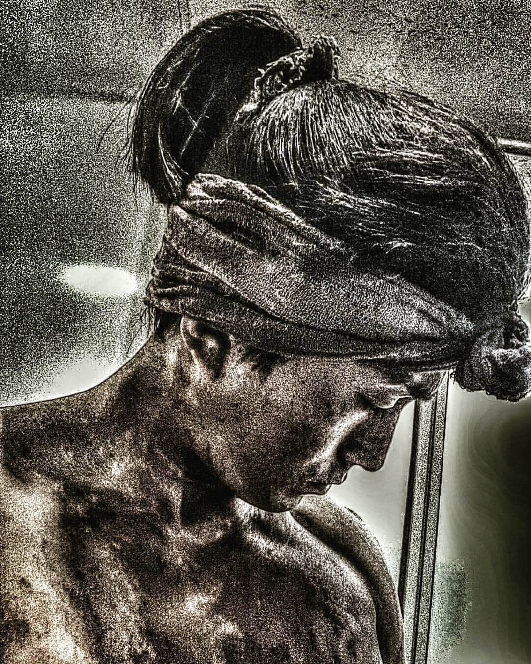黒石高大さんのインスタグラム写真 - (黒石高大Instagram)「ここまで髪伸ばすとなると何年かかるのかなぁ もー朝になっちゃったー 少々仮眠して 明日も気合い入れて頑張ろー #ロン毛 #長髪 #明日も #頑張るぜ #model #actor」4月12日 4時18分 - kuroishi_takahiro