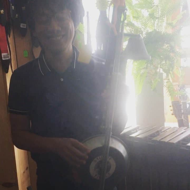 エミリー・ブラウニングのインスタグラム：「We're forming a band called DirtySkinnyPrettyBoyz @lemjayig」