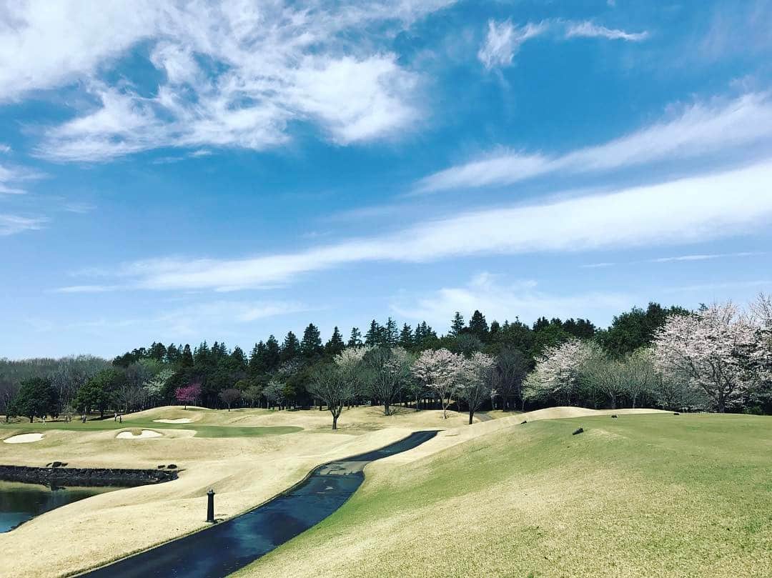 望月理恵さんのインスタグラム写真 - (望月理恵Instagram)「いいお天気！ 久々のゴルフ！」4月12日 10時33分 - mochiee28