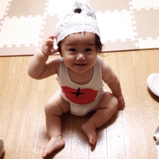 kchan0722のインスタグラム：「* そう言えば！と思って探したら（笑） やっぱりあった！！ 11ヶ月のカンタ♡ やっぱり、この頃から喜ぶタイプやったのね♡← *」