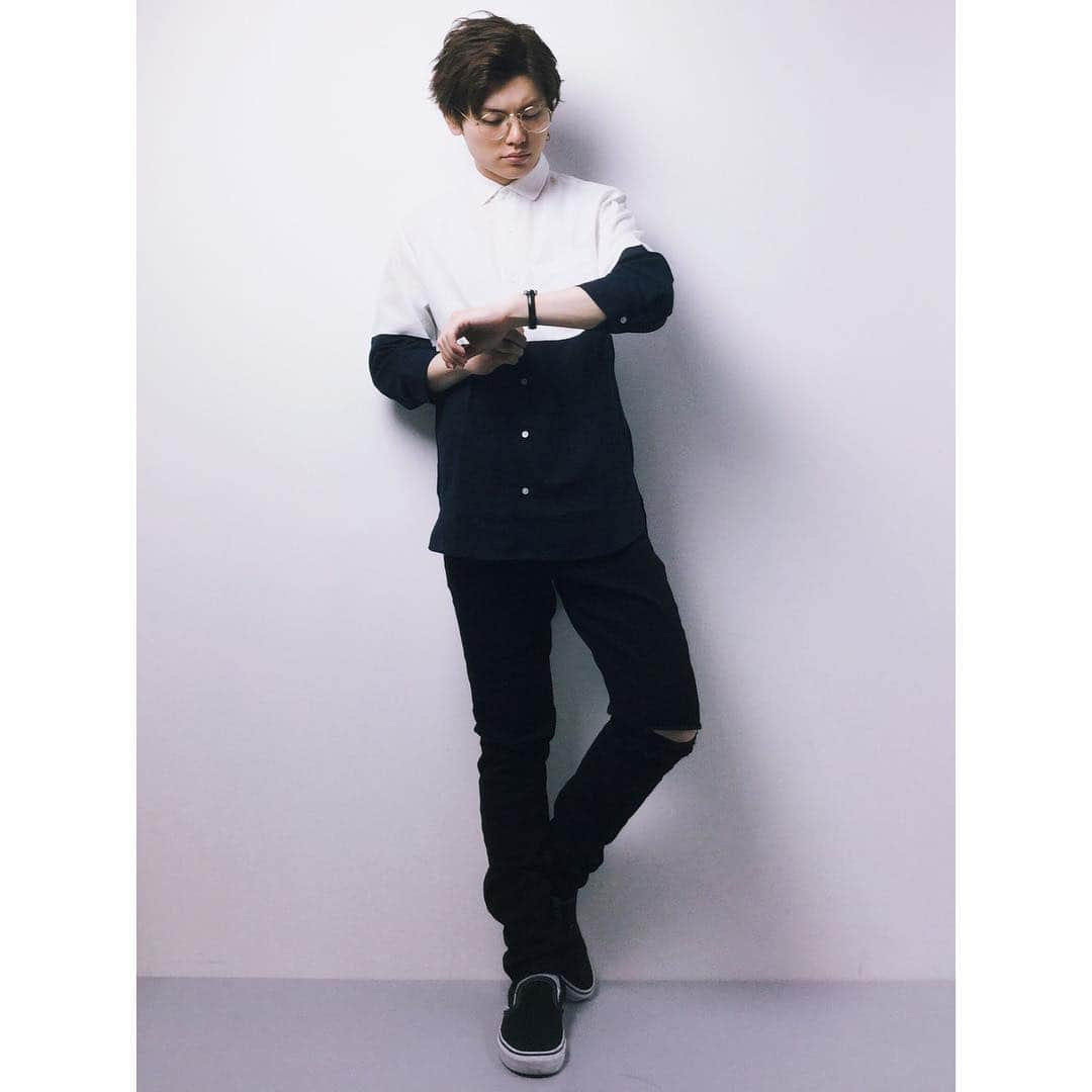 澤村量山のインスタグラム：「朝から撮影やってます！！ あとで写真載っけるね😊✨ #wear #大人カジュアル  #ootd #fashion #mensfashion #メンズファッション #zozotown  #actor #俳優 #読モ #サロンモデル #サロモ #AKROS #AKROS専属モデル #インフルエンサー #インスタグラマー #japanesemodel #l4l #like4like #shooting #instagood #instalike #followme #follow4like #撮影依頼募集」