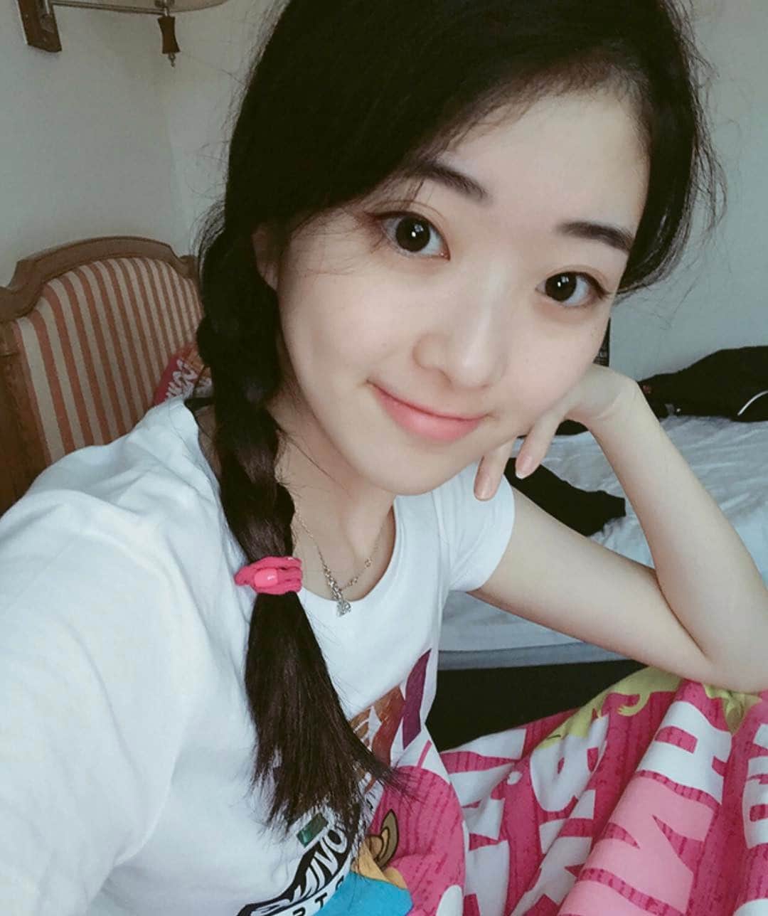 李子君のインスタグラム：「🙇🏻‍♀️💕😇☀」