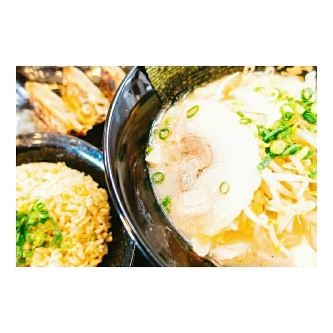 麺処 誇さんのインスタグラム写真 - (麺処 誇Instagram)「ハッシュタグ「#麺処誇」を付けて、つけ麺またはラーメンの画像を投稿していただいたお客様には、麺類〈￥300〉にてご提供いたします。当日は、その画面をお見せください。  #西新宿#新宿区#歌舞伎町#新宿駅#新宿三丁目#新宿#新宿二丁目#新宿御苑#つけ麺#ラーメン#醤油ラーメン#味噌ラーメン#ラーメンインスタグラマー#ラーメン倶楽部#グルメ#幸楽苑#用心棒#無鉄砲#麺処誇」4月12日 20時23分 - mendokoro.hokori