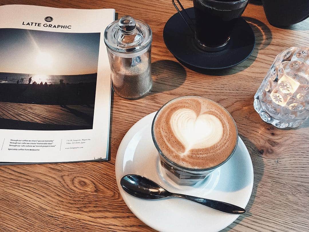 朝日奈央さんのインスタグラム写真 - (朝日奈央Instagram)「カフェラテ美味しい☺️🏝 コーヒー好きになってからカフェに行くのもっと好きになった〜😝👌🏻☕️✨ #LATTEGRAPHIC#カフェラテ#ラテ#cafelatte #latte#カフェ#cafe#カフェ巡り」4月12日 21時43分 - pop_step_asahi