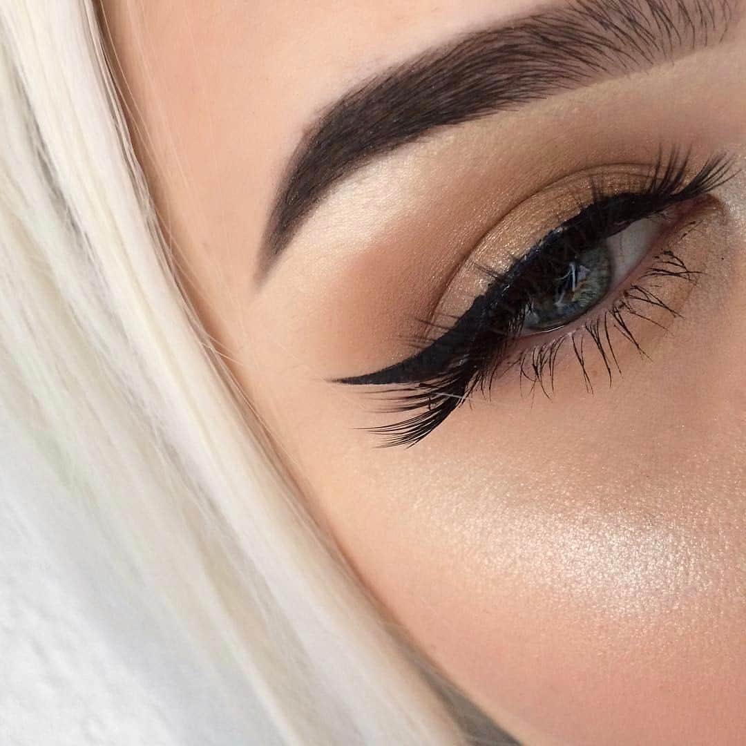 Anastasia Beverly Hillsさんのインスタグラム写真 - (Anastasia Beverly HillsInstagram)「Beautiful look @misse1ena  BROWS: Brow Powder in Ash Brown  EYES: Modern Renaissance Palette  SKIN: ABH Stick Foundation in Beige & Cream Contour Kit in Light  GLOW: Sun Dipped #GlowKit  #anastasiabeverlyhills」5月12日 10時06分 - anastasiabeverlyhills