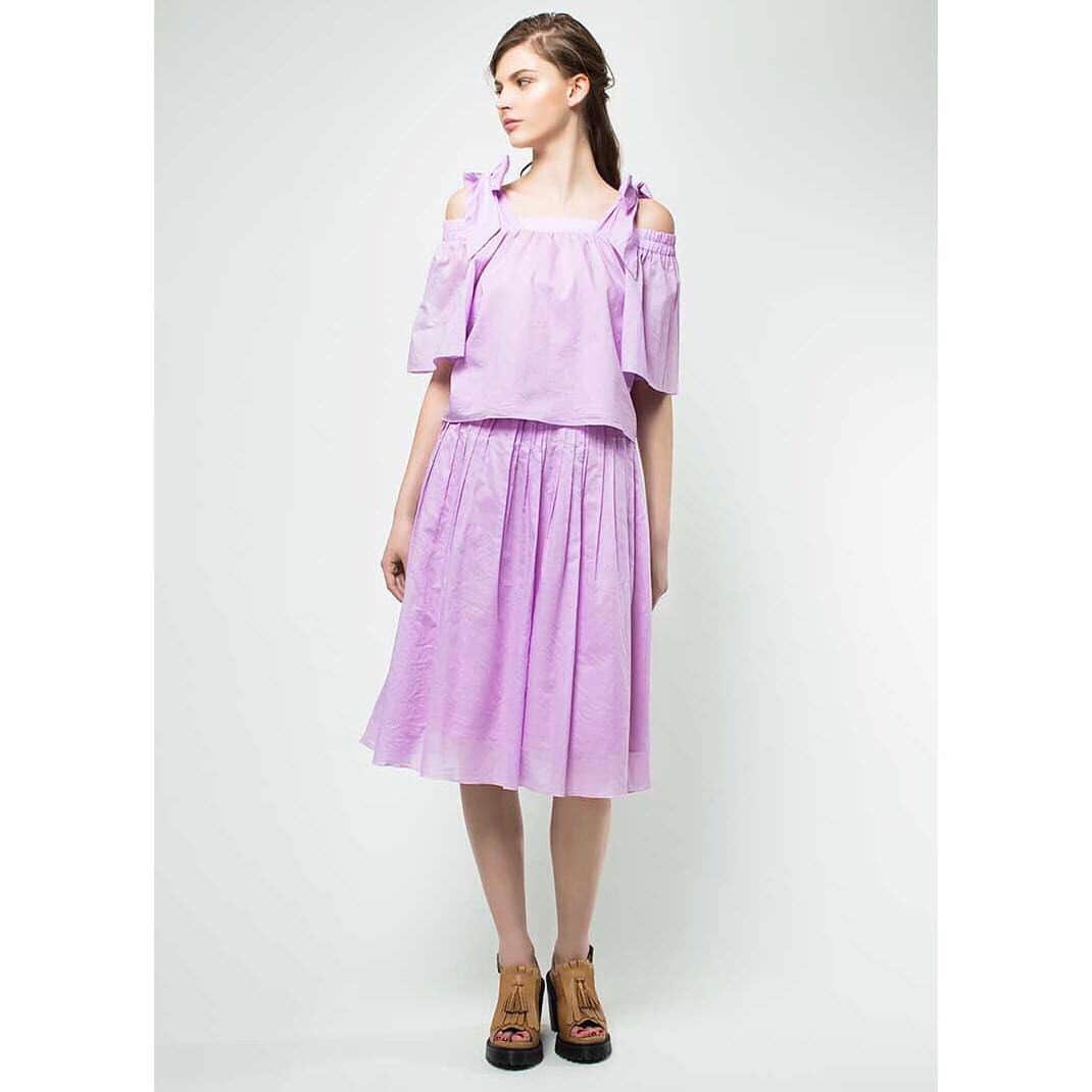 The Virgniaのインスタグラム：「【JUST MY DRESS】 ■BLOUSE ￥11.000 ■SKIRT ￥15.000 ■SANDAL ￥22.000/Dr.Martens #JUSTMYDRESS #TheVirgnia  #Spring  #Summer #Onepiece #TheVirgniaOfficialOnlineStore  store.virgnia.jp」