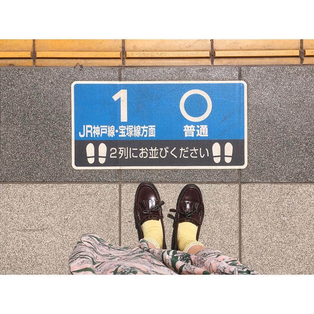鈴川絢子さんのインスタグラム写真 - (鈴川絢子Instagram)「今日は宝塚歌劇と阪急電車を愉しむひとり旅。 #鉄分多め」5月8日 11時02分 - suzukawaayako