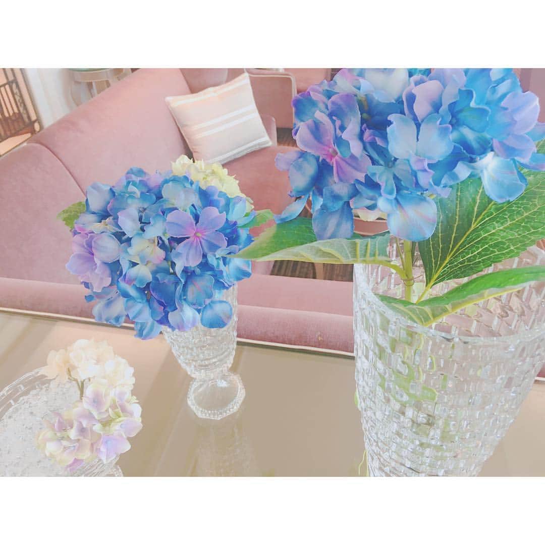 のインスタグラム：「もうこんな季節..♡ 雨はいやだけどお花は可愛い💐 #紫陽花」
