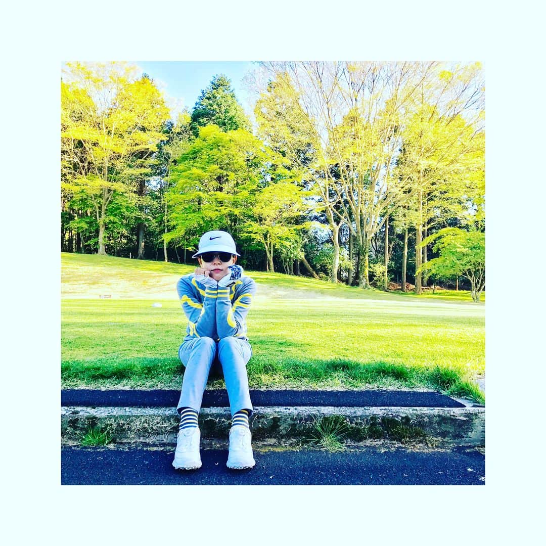 BoAのインスタグラム：「今日の天気ヤバイイイイ😱 遊びに行きたい気分🤣 けど今日もリハーサル👍 頑張ります🤗 (ゴルフ行きたい天気なのはヒミツ😝😝) #newbalancegolf 날씨가 너무 좋아 ㅜㅜ 하지만 현실은 공연 리허설 ㅎㅎ 앗싸 신난다~~~~🤣🤣🤣🤣 ライブで会いましょうね❤️」
