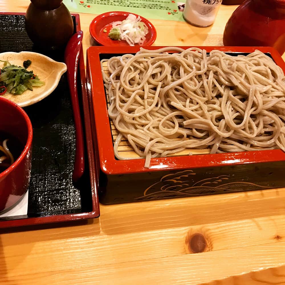 のインスタグラム：「ランチ。旨い。 #海老の頭に少々苦戦 #それが醍醐味」