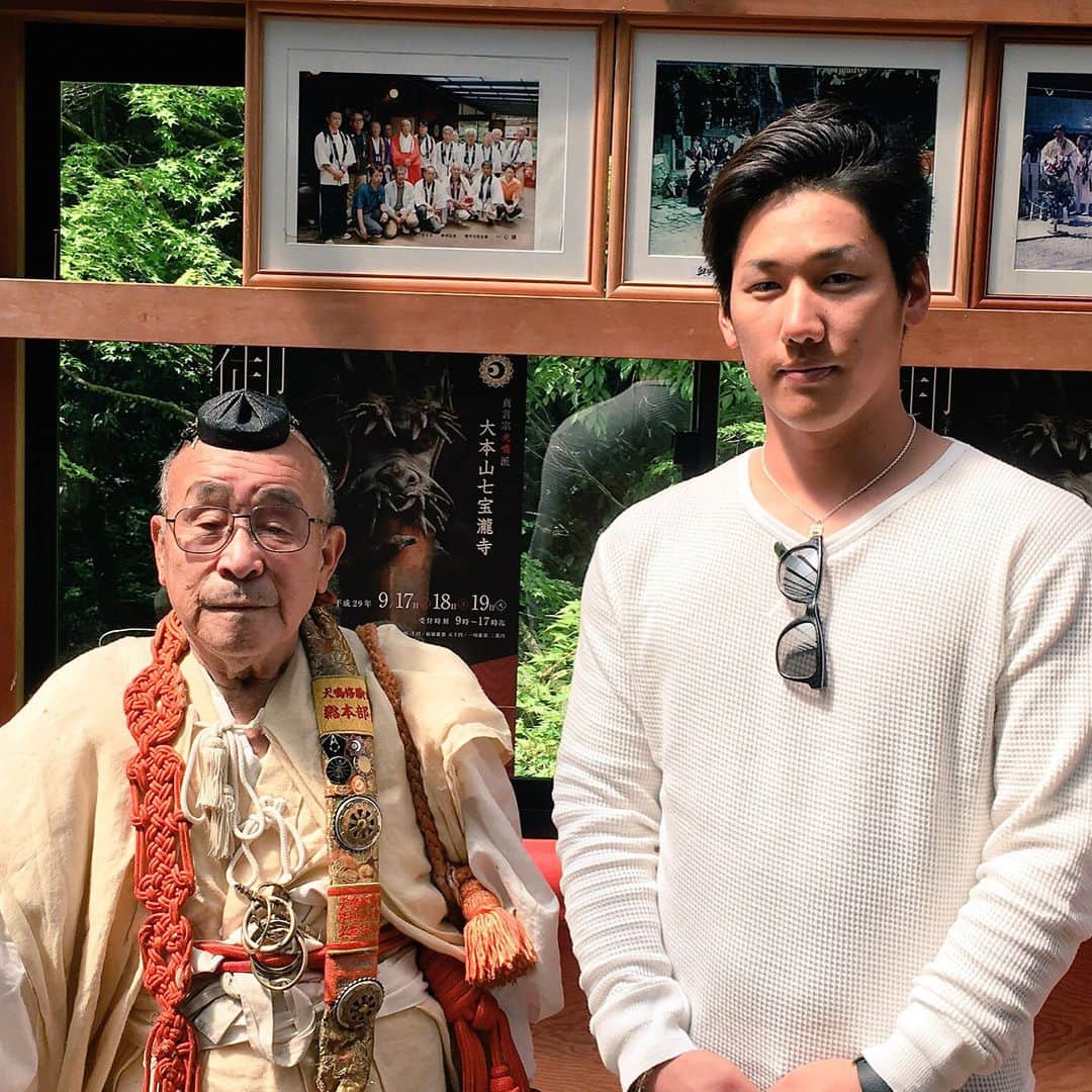 吉田正尚のインスタグラム：「泉佐野市の犬鳴山に行ってきました #犬鳴山 #初めての滝行 #貴重な経験 #心を清める #心身共に生まれ変わる #快晴 #清々しい気持ち #オフ」