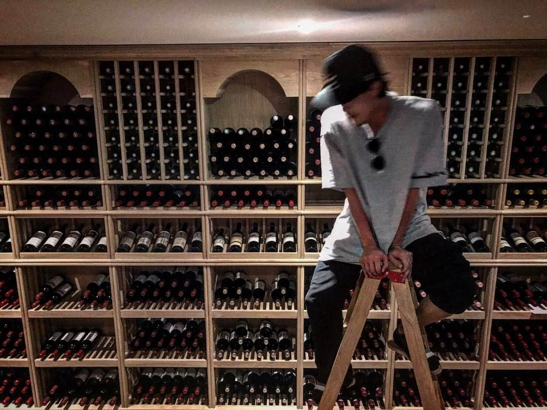 赤西仁さんのインスタグラム写真 - (赤西仁Instagram)「Wine Cellar! ふふふ  #funtime #冷蔵庫」5月8日 21時14分 - jinstagram_official