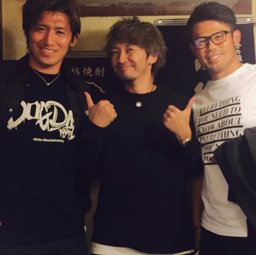 増嶋竜也のインスタグラム：「今日はこの3人で  #お世話になってる美容師ナラさん #Re'galo #楽天の今江さん #ごっつい優しい #とにかくごっつい #同じ身長で体重10キロ以上違う #とにかくごっつい #千葉から移籍してきた繋がり #楽天イーグルス #今江敏晃 #ベガルタ仙台 #スタバまでゴチになりました #他競技の人の話は楽しい」