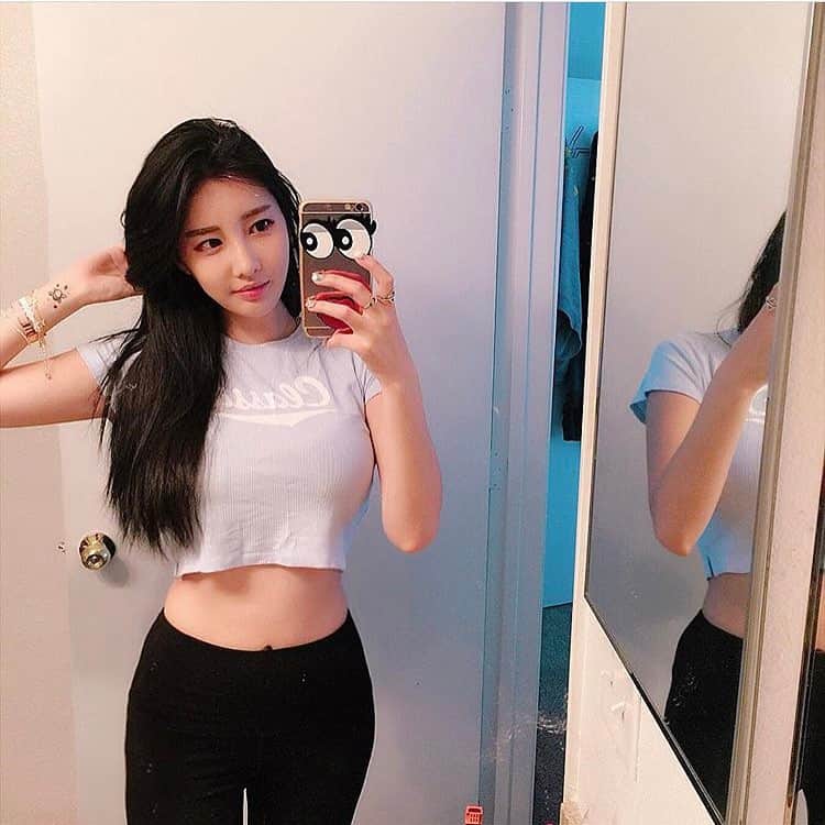 BodyON Koreaさんのインスタグラム写真 - (BodyON KoreaInstagram)「| @shinseha 님! 👀 ㅋㅋㅋ😆🌸👍💕 | | 🎀 카톡에서 '바디온코리아' 친추+인스타 ID 남겨주세요! 매달 바디온 빅이벤트 정보와 엄청난 혜택을 드립니다^^🎀 | | | 자신 혹은 내 주변에서 운동하는 여경/여군/여자소방관/여자 후보생,생도 있으시면  DM주세요!!😍 | | #맞팔 #데일리  #운동하는여자 #일상 #패션 #다이어트 #셀카 #일상스타그램 #운동 #셀스타그램 #옷스타그램 #헬스타그램 #눈바디 #몸매 #자극#휘트니스 #운동하는남자 #gym #요가강사 #좋아요#f4f#ootd#홈트레이닝 #소통 #instagood #love #health#fitmotivation #instadaily #gymlook」5月9日 12時04分 - bodyonkorea