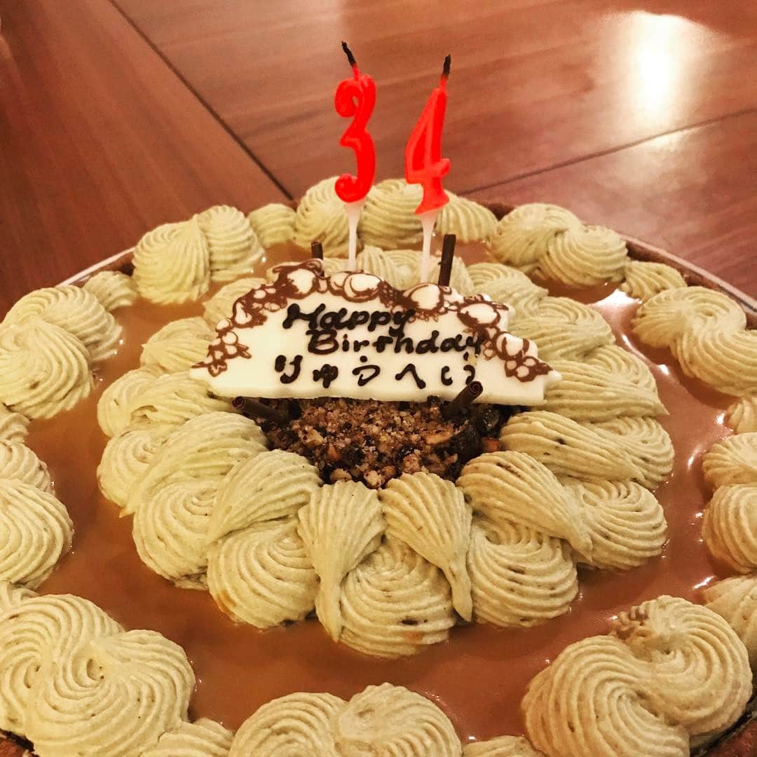 松田龍平さんのインスタグラム写真 - (松田龍平Instagram)「34だぜ。ありがとめん」5月9日 22時03分 - ryuheimatsuda