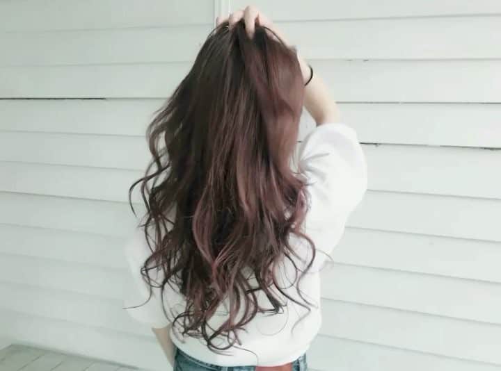 志田友美（ゆうみん）のインスタグラム：「ゆらゆら～♡笑。 ㅤㅤㅤㅤㅤㅤㅤㅤㅤㅤㅤㅤㅤㅤㅤㅤㅤ #new #hair #color #ash #pink #beige #shibuya #lapis」