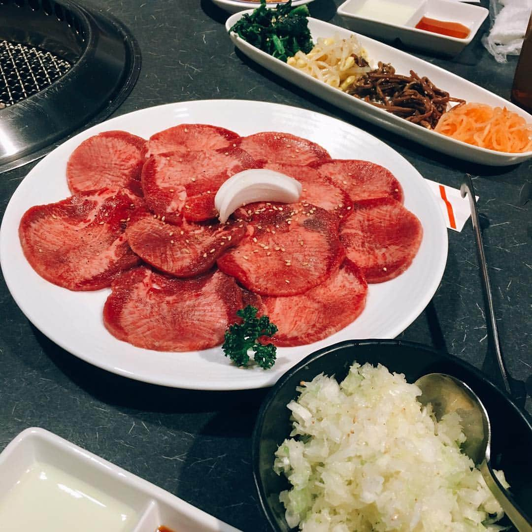 中崎雄太のインスタグラム：「やきにくーーー！！！ うまーーーー！ #焼肉#大陸食道」