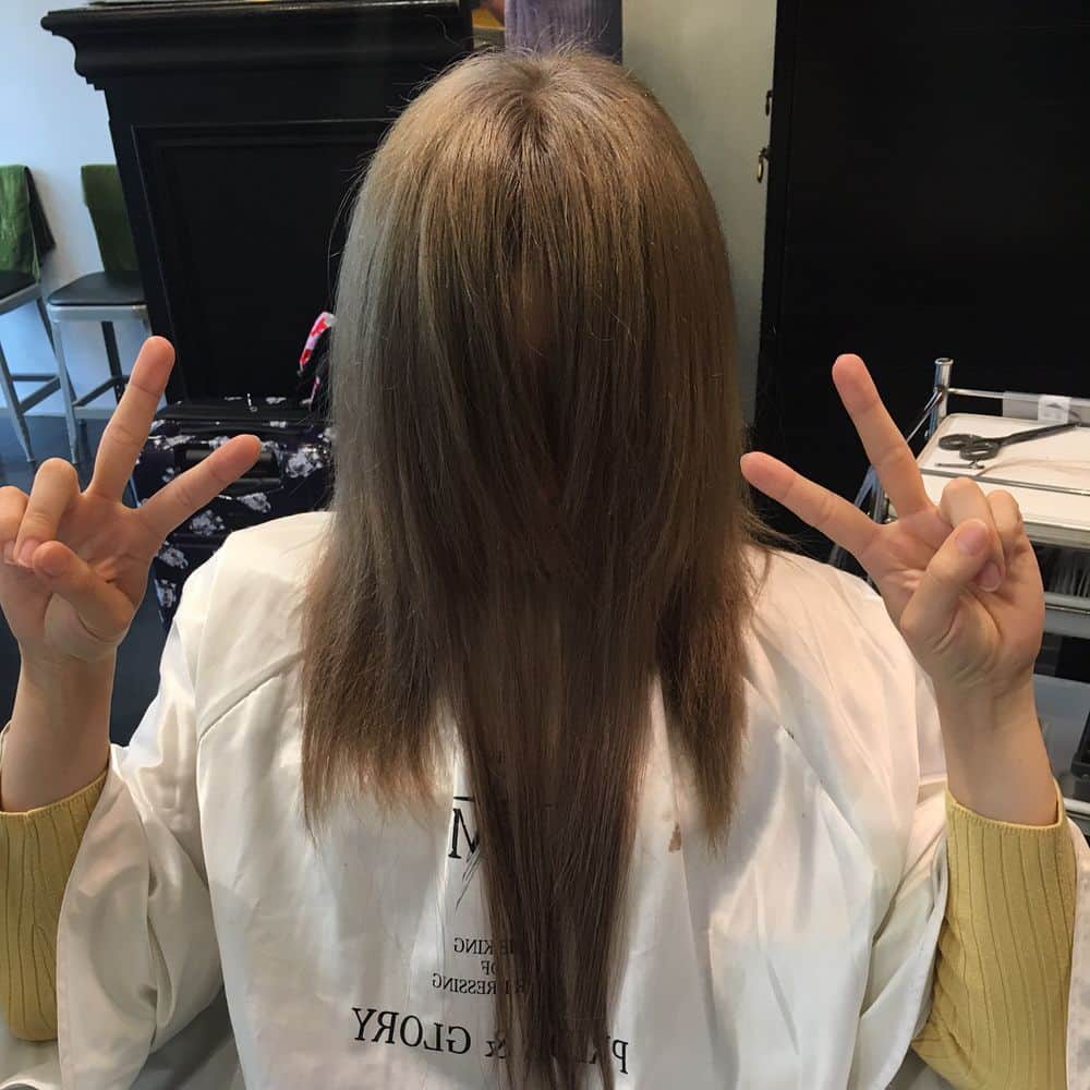 ホームランなみちさんのインスタグラム写真 - (ホームランなみちInstagram)「カラーはチューバッカカラー💓💓💓 激アツゴールドの髪に色をのせてるので、少ししたらいつも金髪に落ち着くの👱🏻‍♀️💗 前髪にエクステを付けて、ちょこっとイメチェンしました💫💫💫 #美容院 #イメチェン #金髪 #チューバッカ #starwars #💇」5月11日 2時30分 - nami_onpu_uta