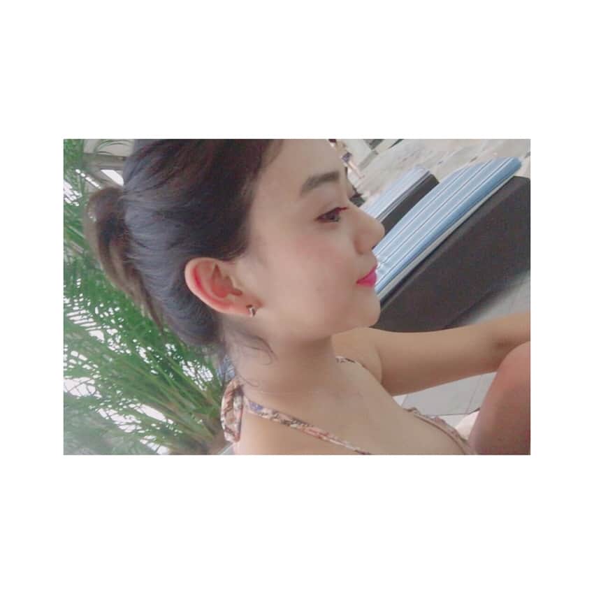 指出瑞貴さんのインスタグラム写真 - (指出瑞貴Instagram)「あっちぃー。🏄🏼‍♀️🏄🏼‍♀️🌴💕 #pool #summer #japan #tokyo  #수영장 #여름 #일본 #도교  #selfie #셀카 #sashidemizuki #指出瑞貴 #baycourt #ベイコート」5月10日 20時34分 - sashidemizuki