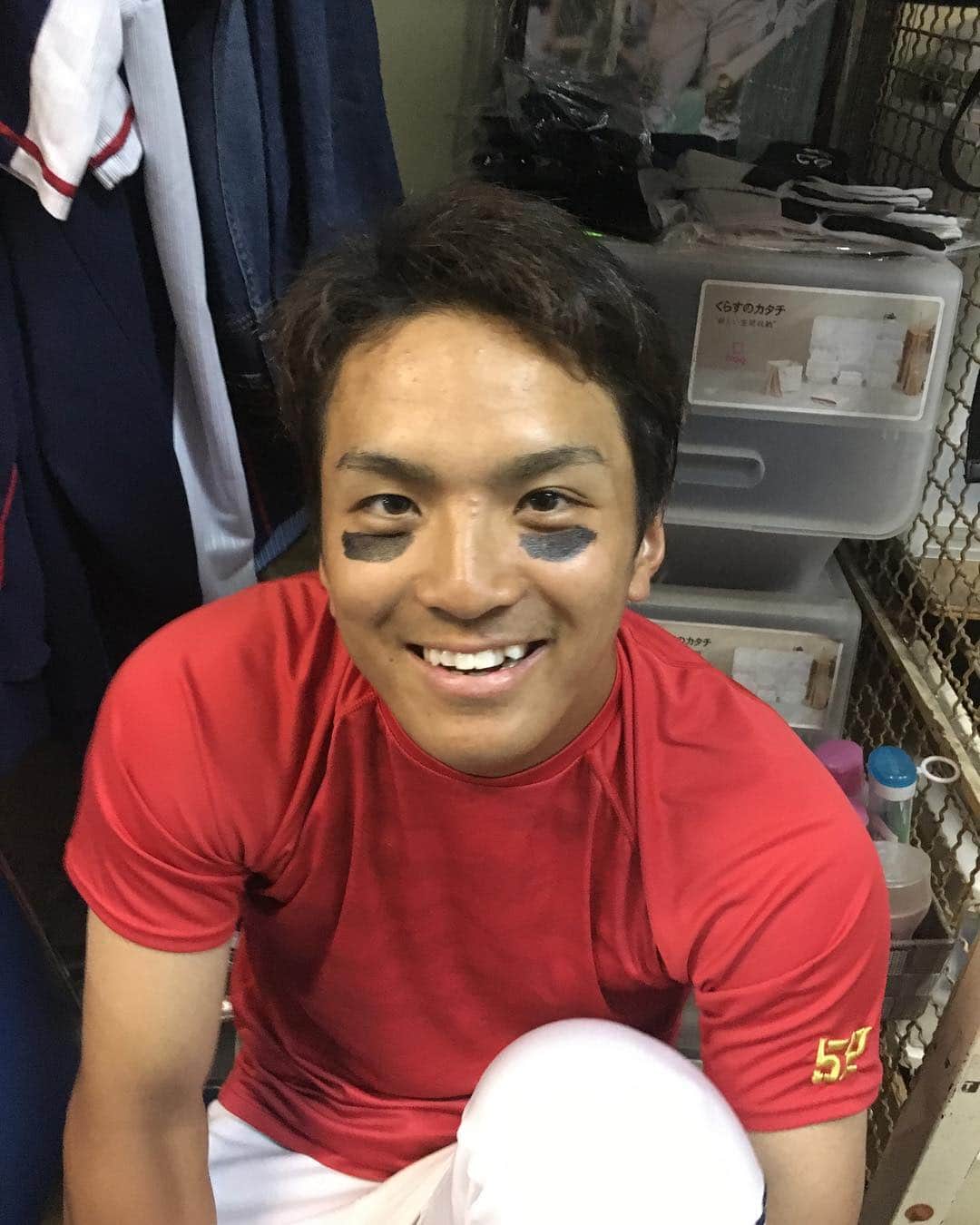 森友哉さんのインスタグラム写真 - (森友哉Instagram)「山田選手気合い入ってます！！！！ 目の下の日差し予防で今日はホームラン打つらしいです！！ #マッキー」5月11日 11時46分 - tomoyaaa0808