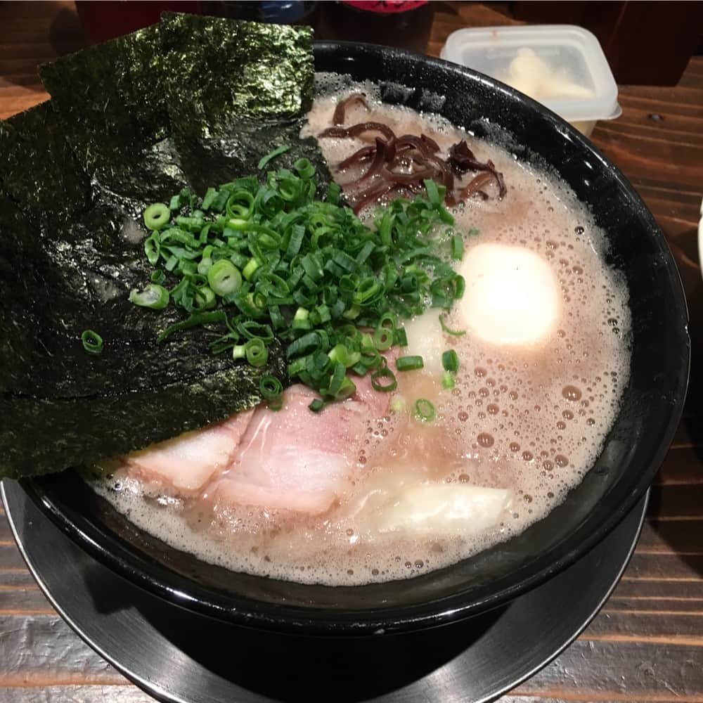 ハ・ソクジンさんのインスタグラム写真 - (ハ・ソクジンInstagram)「#어젯밤 #모츠나베 #후쿠오카타워 #라멘스타디움 #30시간동안열끼채움 #이제문남촬영장으로」5月11日 11時59分 - haseokjin