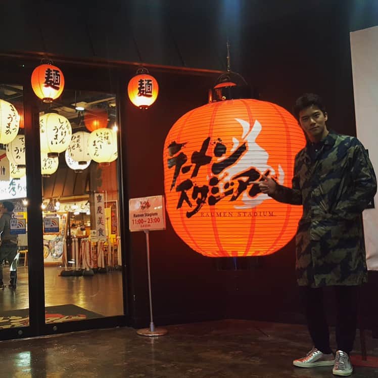 ハ・ソクジンさんのインスタグラム写真 - (ハ・ソクジンInstagram)「#어젯밤 #모츠나베 #후쿠오카타워 #라멘스타디움 #30시간동안열끼채움 #이제문남촬영장으로」5月11日 11時59分 - haseokjin