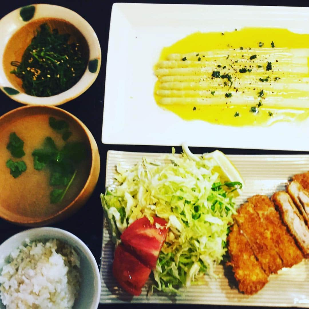 児嶋一哉さんのインスタグラム写真 - (児嶋一哉Instagram)「#トンカツ定食 #嫁メシ #家飯が好き #うめえ」5月11日 19時27分 - kojikojikoji47