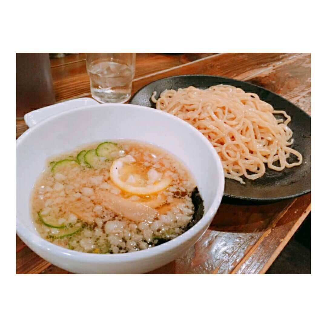 麺処 誇のインスタグラム：「背油つけ麺です。コッテリが好きな方 はどうぞ！  #西新宿#新宿区#歌舞伎町#新宿駅#新宿三丁目#新宿#新宿二丁目#新宿御苑#つけ麺#ラーメン#醤油ラーメン#味噌ラーメン#ラーメンインスタグラマー#ラーメン倶楽部#グルメ#麺スタグラム#煮卵#背油#食べログ#キャンペーン#味に自信#自信#なりたけ#コッテリ#follow4follow#followforfollow#followback#麺処誇」