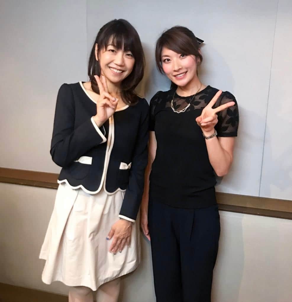 西谷綾子のインスタグラム：「4月22日(土)7:00〜 TOKYO FM「ライズTOKYO presents 高橋尚子　KEEP ON RUNNING 」 ・ 睡眠改善インストラクターとして、ゲスト出演。 ・ マラソン大会、何かの試合や発表会、大事なプレゼンの前の夜など…眠る前に明日のことを考え、不安や心配だらけで寝付きにくいってこと、ありますよね。 ・ そんな時、どーしたら良いか。 改善法をお伝えします(ᵔᴥᵔ) ・ 今月、Qちゃんと3回会える♡ #tokyofm #ラジオ #radio #土曜の朝 #run #running #qちゃん #睡眠 #改善 #寝る #質の良い睡眠 #聴いてね」