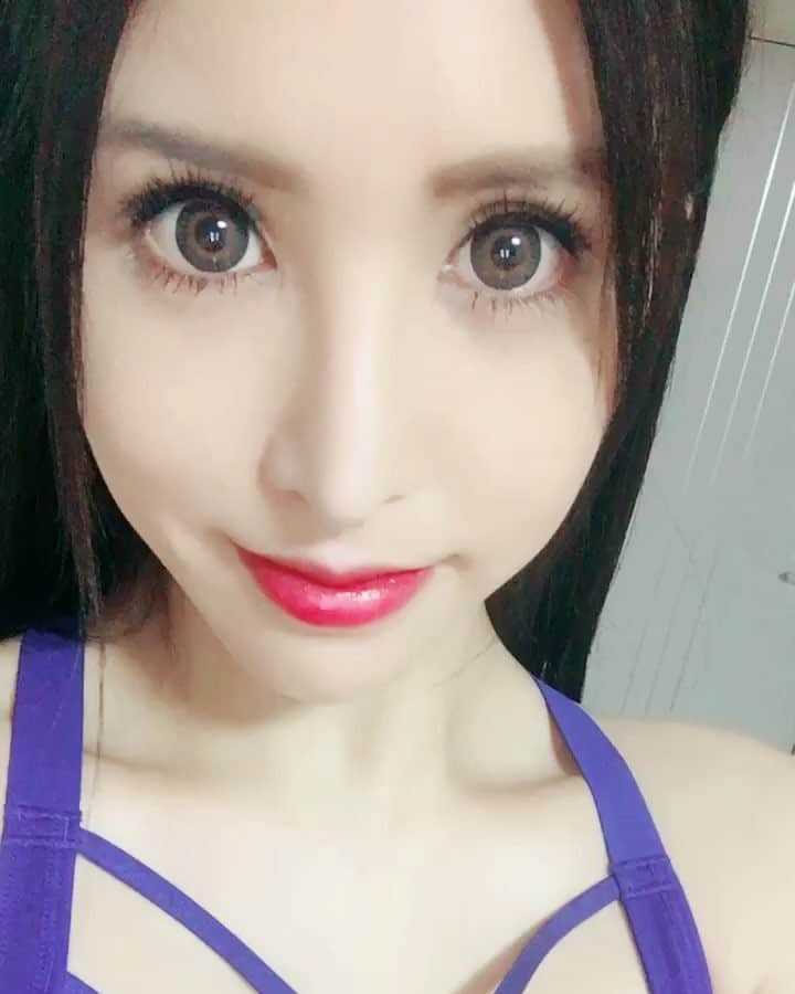 のインスタグラム：「@bijouderay  @angelpeach0808  フロント部分がビジュー✨で、バック部分がパールになってるんです💕可愛い❤️ #bijouderay #angelpeach #アクセサリー#ピアス#パール#ビジュー#ビジューピアス#アクセサリーショップ#パールピアス#インポートアクセサリー#キラキラ#可愛い#綺麗#フォロー#動画 #follow #followｍe」