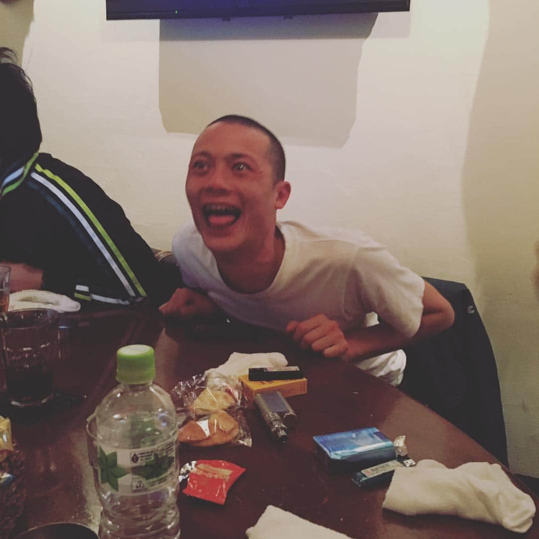 のインスタグラム：「バッド！」