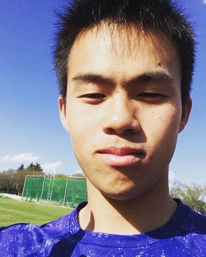 石塚祐輔のインスタグラム：「練習の映像撮ってと言ったら、これですよ。本当に怖い後輩です。 #トレーニング #ムービー？ #寺井くん #可愛い後輩です #明日も頑張ります」